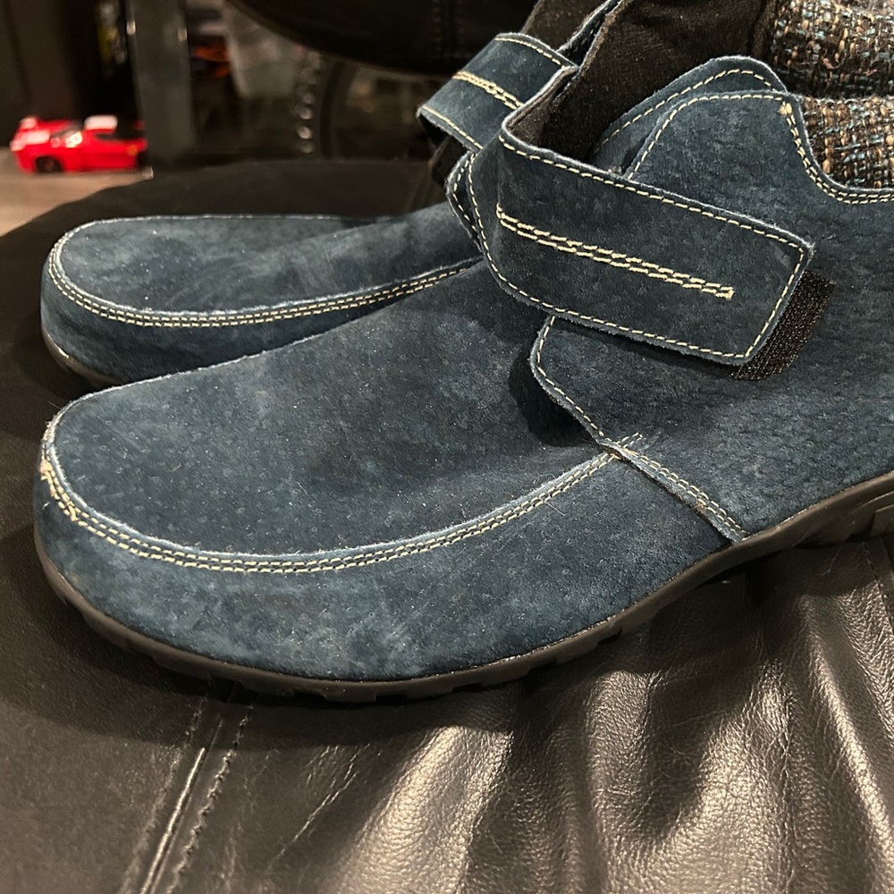 Women’s Blue Suede  Propet  Ankle boots